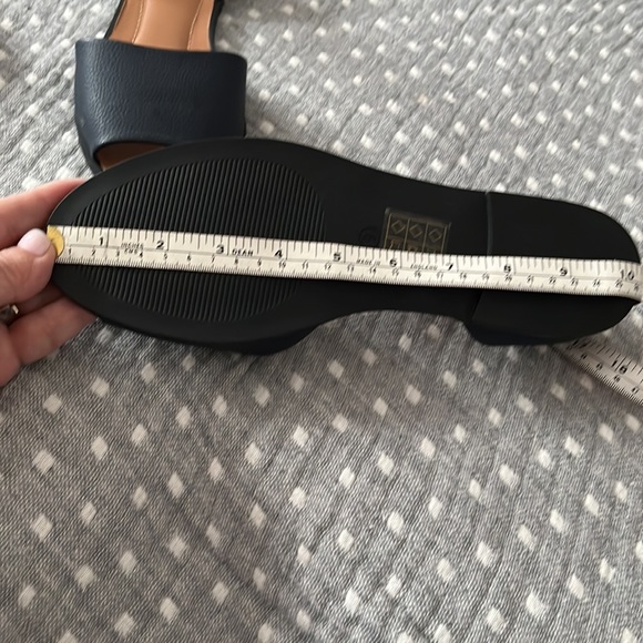 OPEN TOED NAVY FLATS - Picture 10 of 10